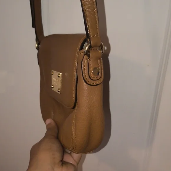 Michael Kors | Tan Crossbody Bag with Gold Accents - Picture 6 of 12